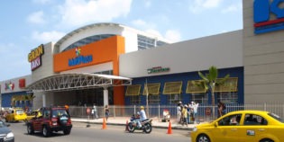 Centro comercial Multiplaza Miraflores, Cuenca, Ecuador